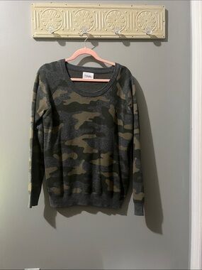 Camo Crew Neck Sweater - Olive/Gray